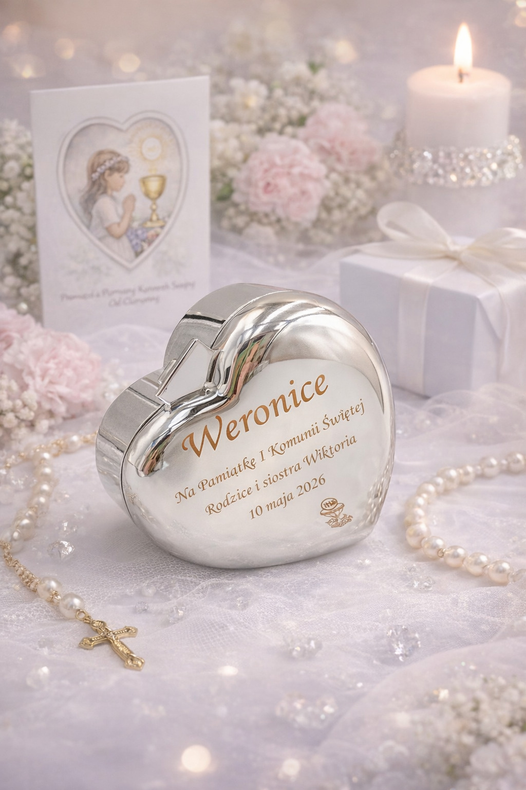  srebrna_szkatulka_z_pozytywka_na_komunie