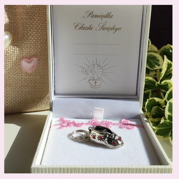 Srebrny bucik, prezent dla dziewczynki, pamiątka,  na chrzest, z okazji  narodzin dziewczynki, na roczek