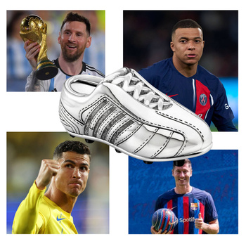 Skarbonka but piłkarski grawer - prezent na urodziny dla chłopca