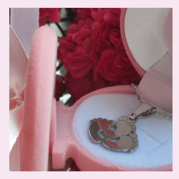 Srebrny naszyjnik trzy stópki - "Będę Mamą"